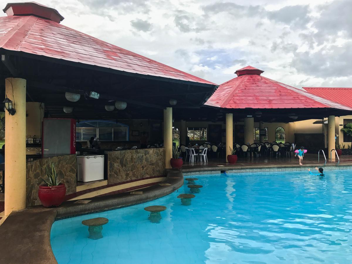 Subic Waterfront Resort And Hotel Zewnętrze zdjęcie