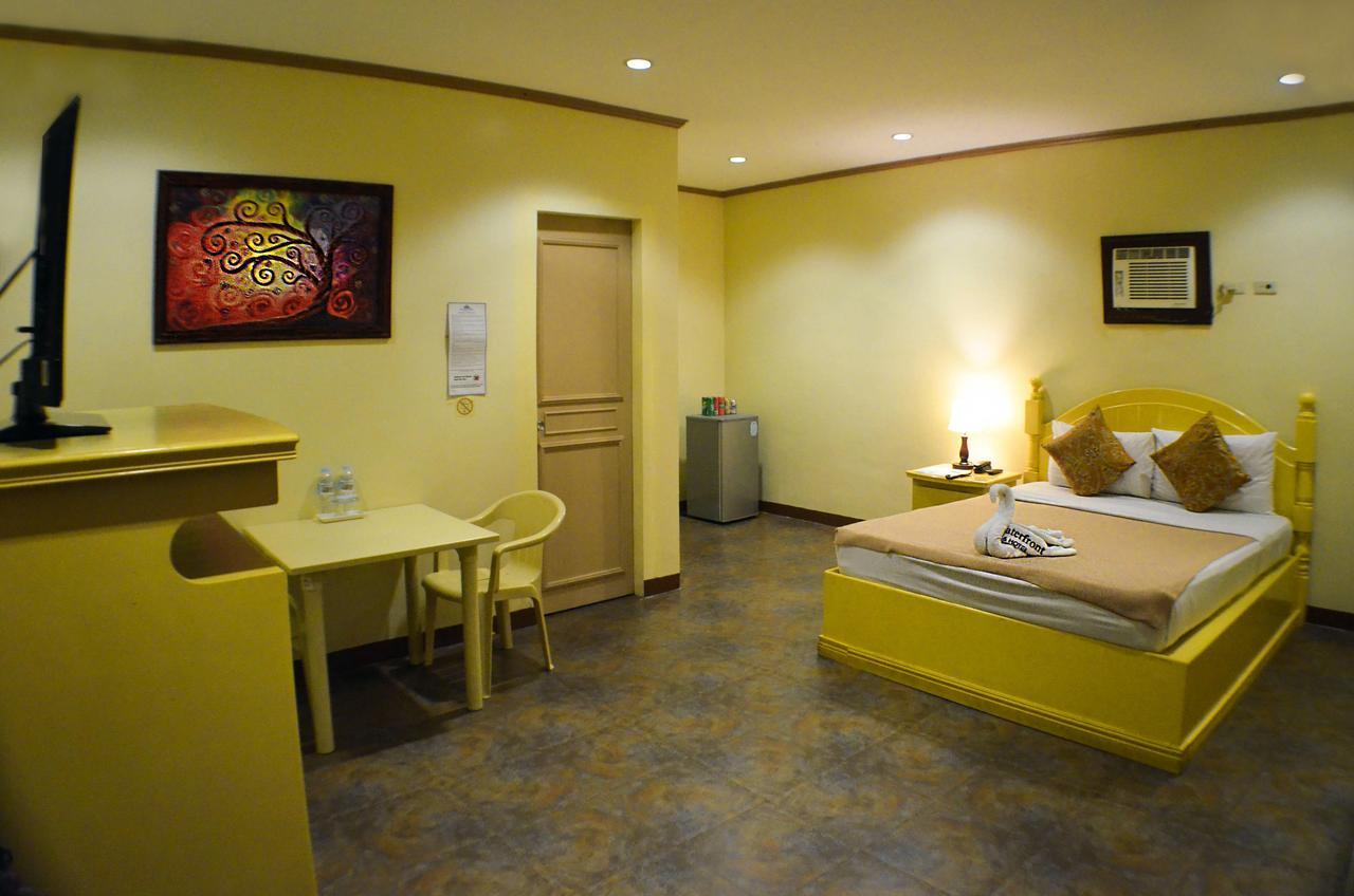 Subic Waterfront Resort And Hotel Zewnętrze zdjęcie