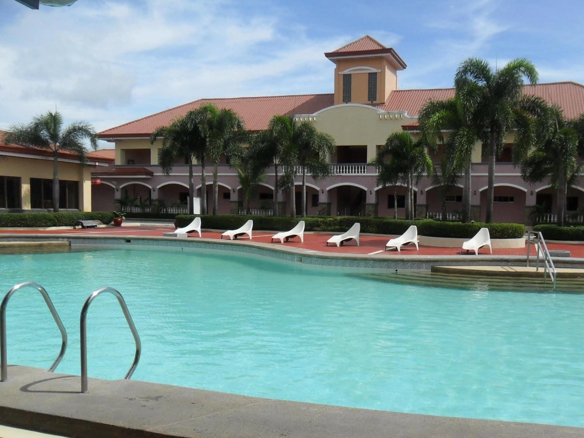Subic Waterfront Resort And Hotel Zewnętrze zdjęcie