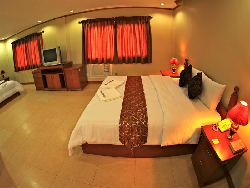 Subic Waterfront Resort And Hotel Zewnętrze zdjęcie